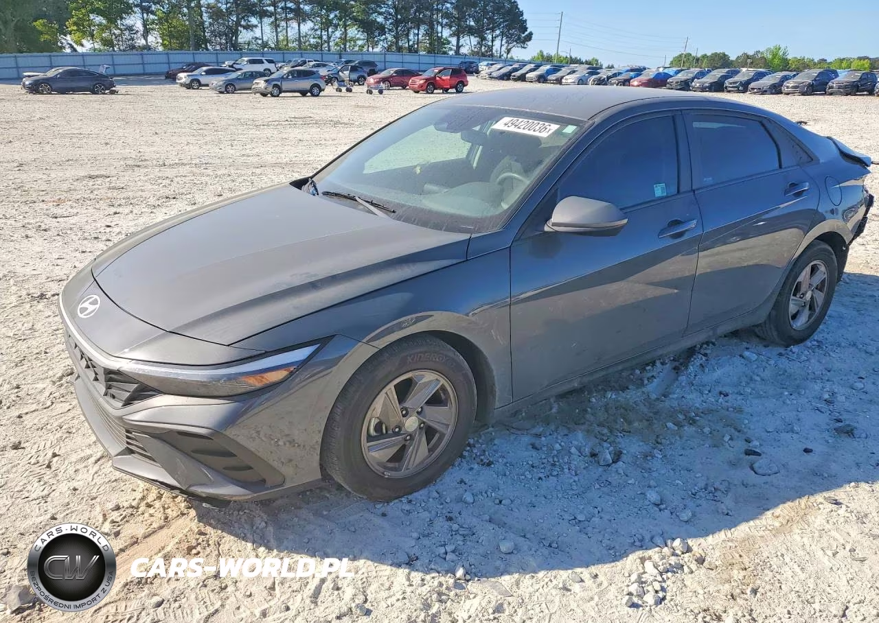 2025 Hyundai Elantra Se – zdjęcie 1 z 13