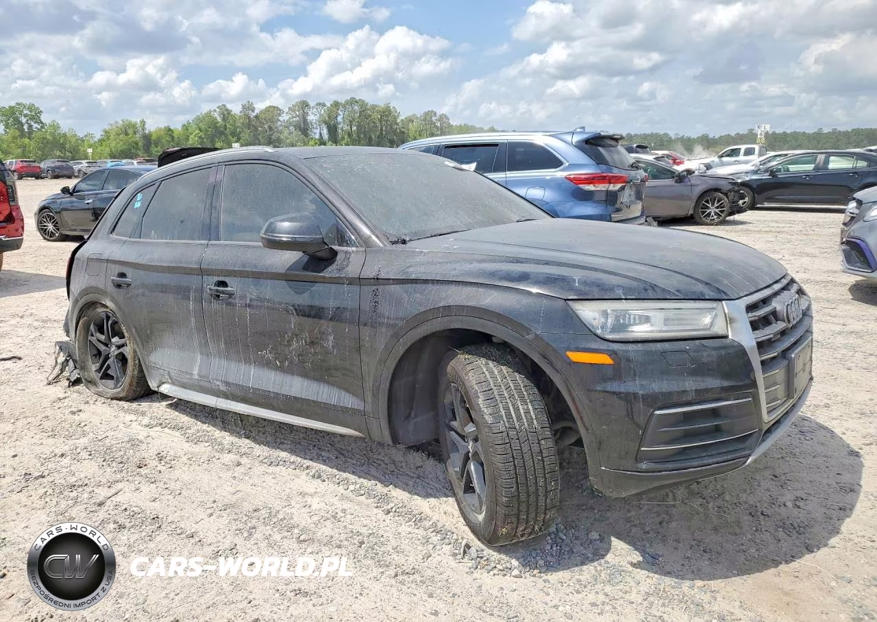 2018 Audi Q5 Premium VIN:WA1ANAFY4J2045628 - 4