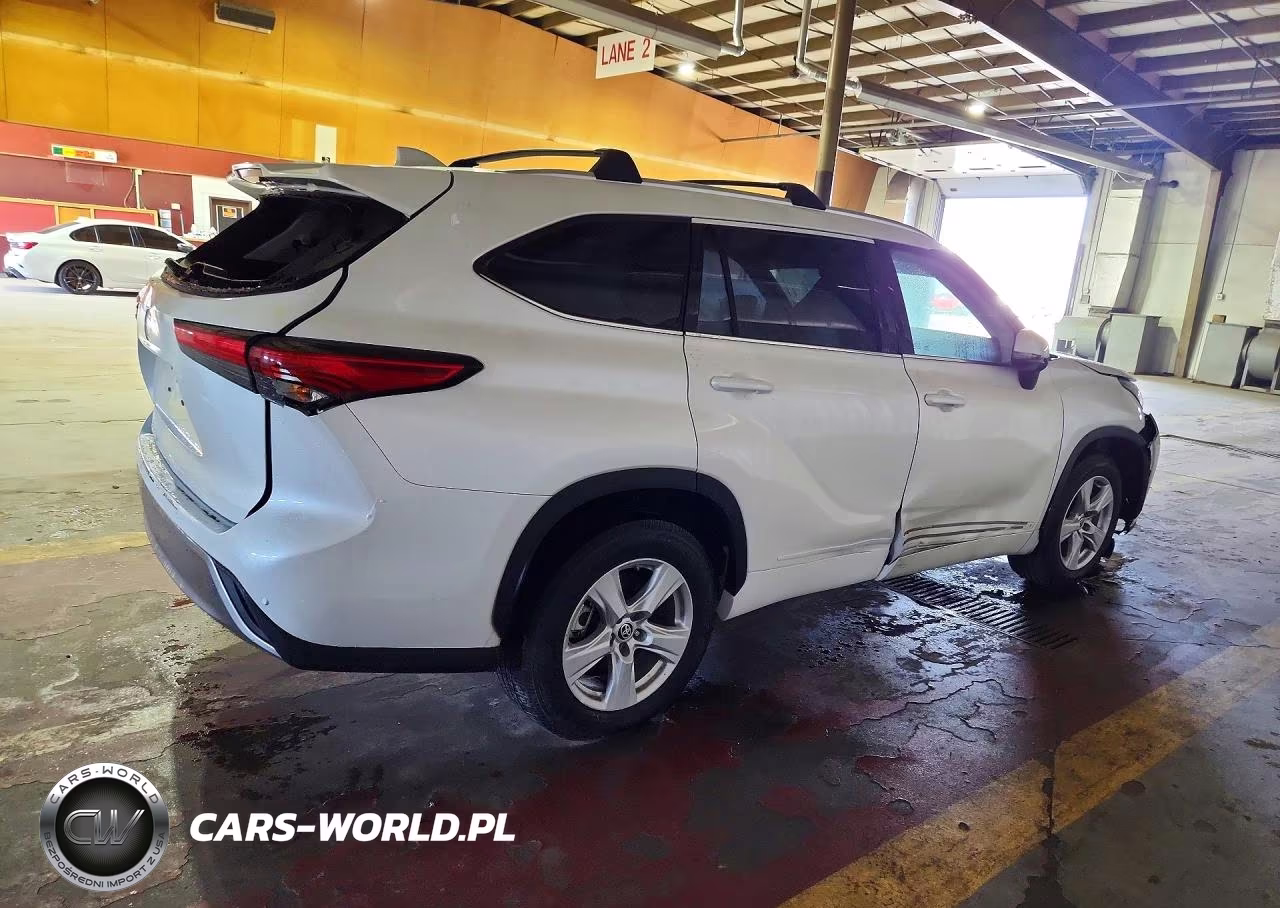2022 Toyota Highlander Platinum VIN:5TDFZRBH0NS200808 - 3