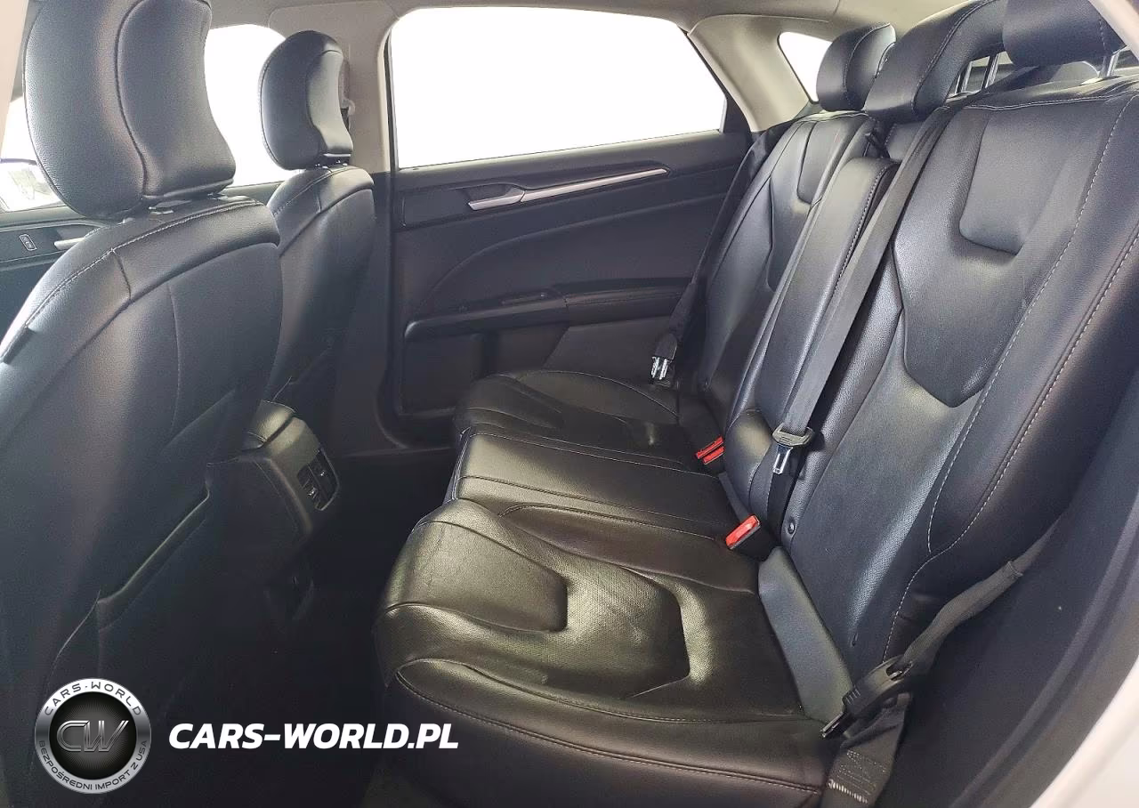 2019 Ford Fusion Titanium VIN:3FA6P0RU1KR243871 - 10