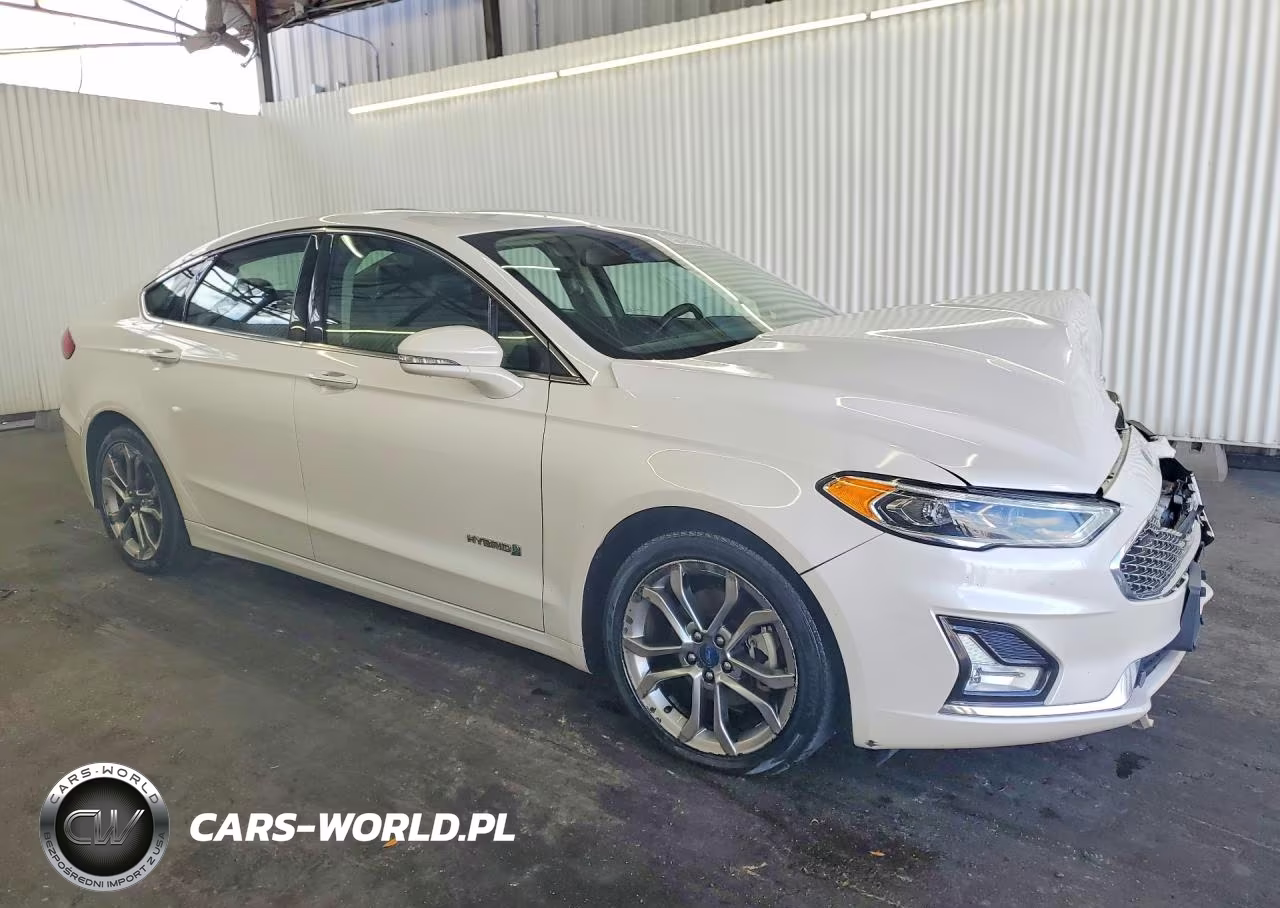 2019 Ford Fusion Titanium VIN:3FA6P0RU1KR243871 - 4