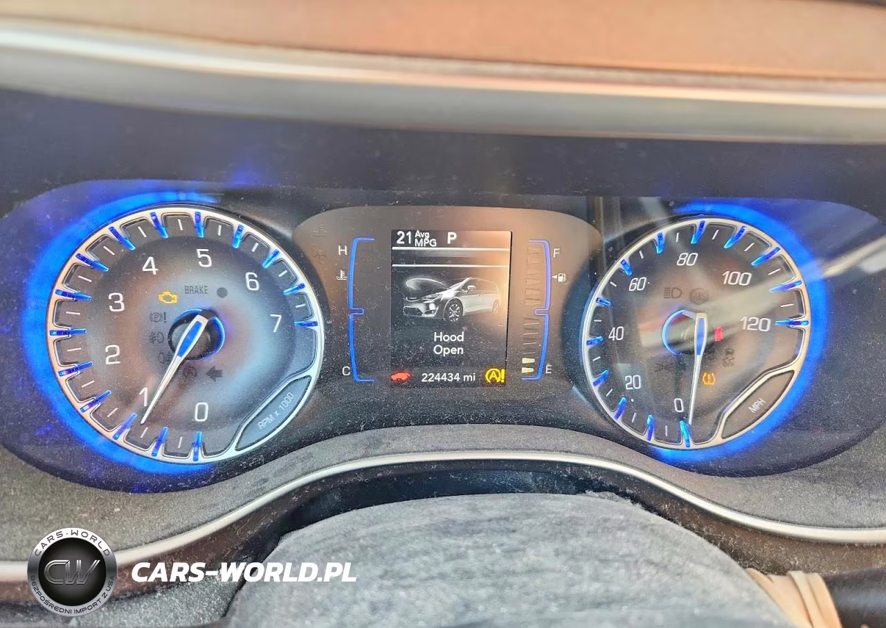 2018 Chrysler Pacifica Touring L VIN:2C4RC1BG0JR149319 - 9