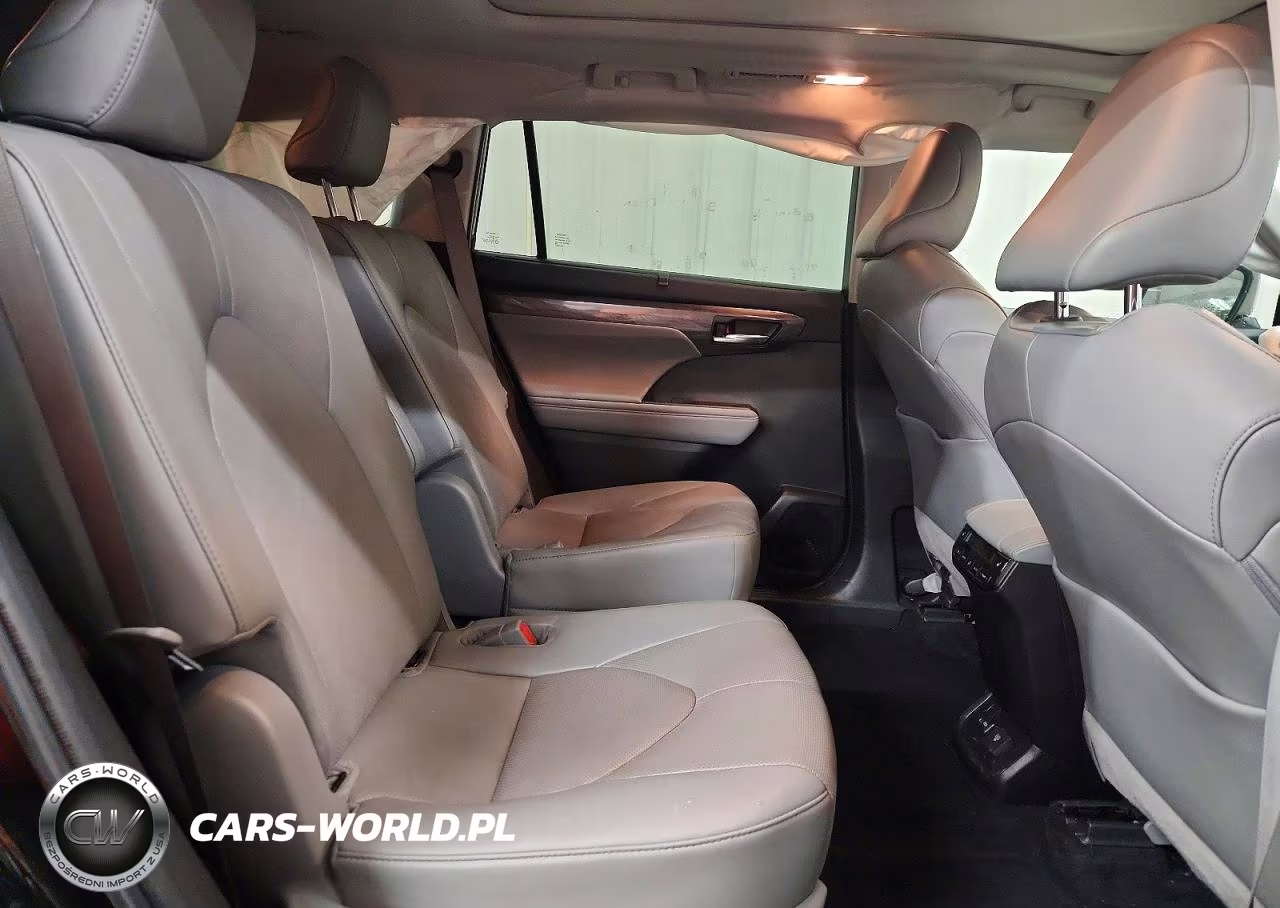 2022 Toyota Highlander Platinum VIN:5TDFZRBH1NS179760 - 11
