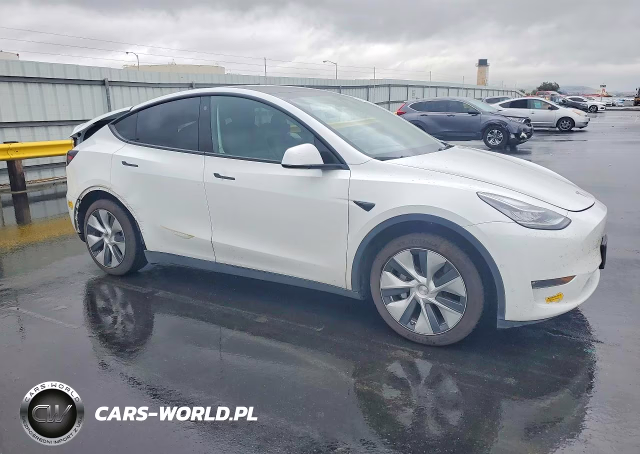 2022 Tesla Model Y VIN:7SAYGAEE2NF348211 - 4