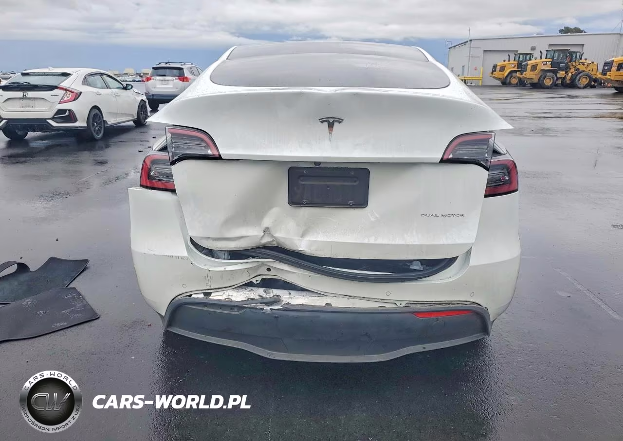 2022 Tesla Model Y VIN:7SAYGAEE2NF348211 - 6