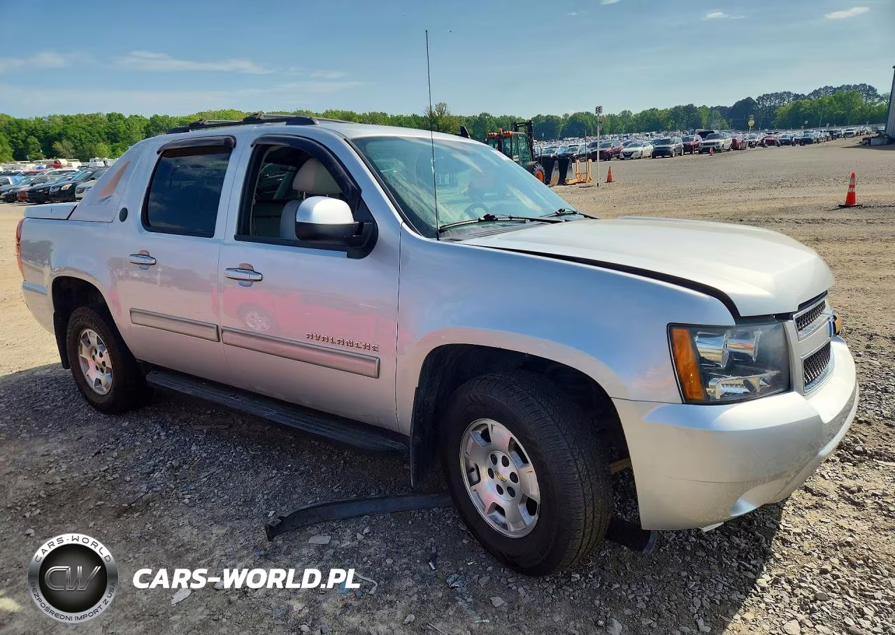2013 Chevrolet Avalanche Lt VIN:3GNTKFE73DG287469 - 4