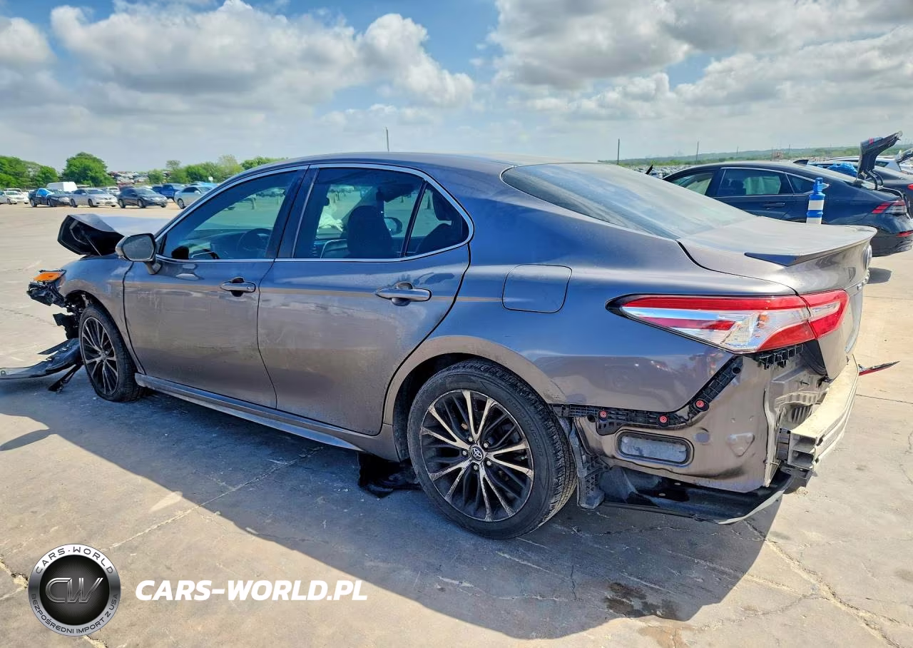 2018 Toyota Camry Se VIN:4T1B11HK7JU636499 - 2