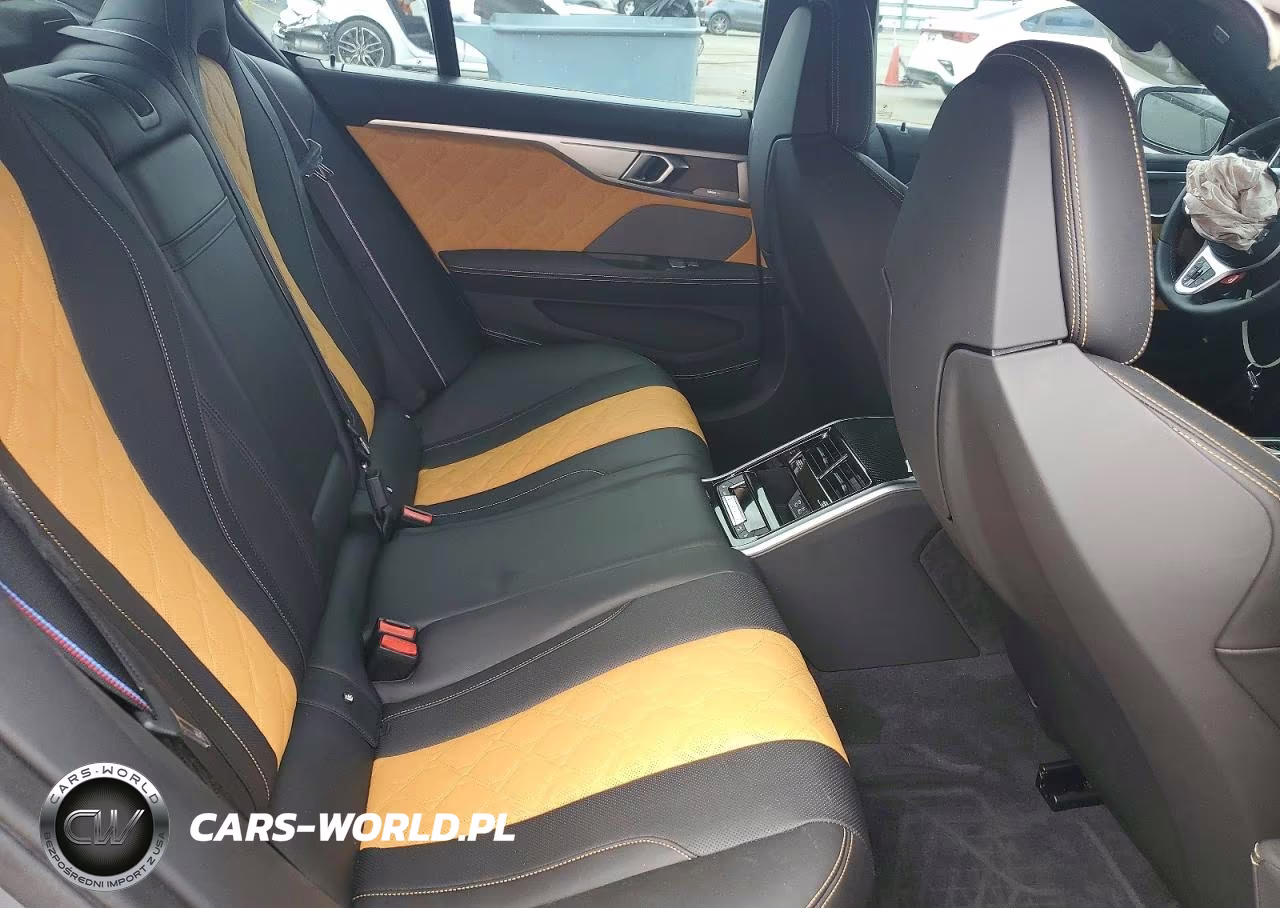 2025 BMW M8 VIN:WBSGV0C07SCV33680 - 10