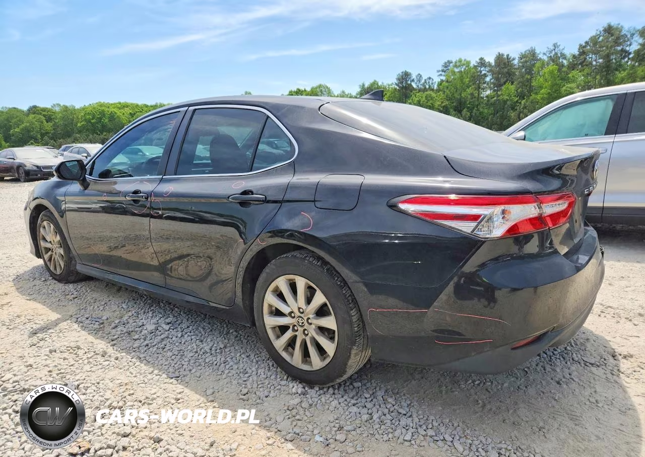 2020 Toyota Camry Le VIN:4T1C11AK5LU996422 - 2