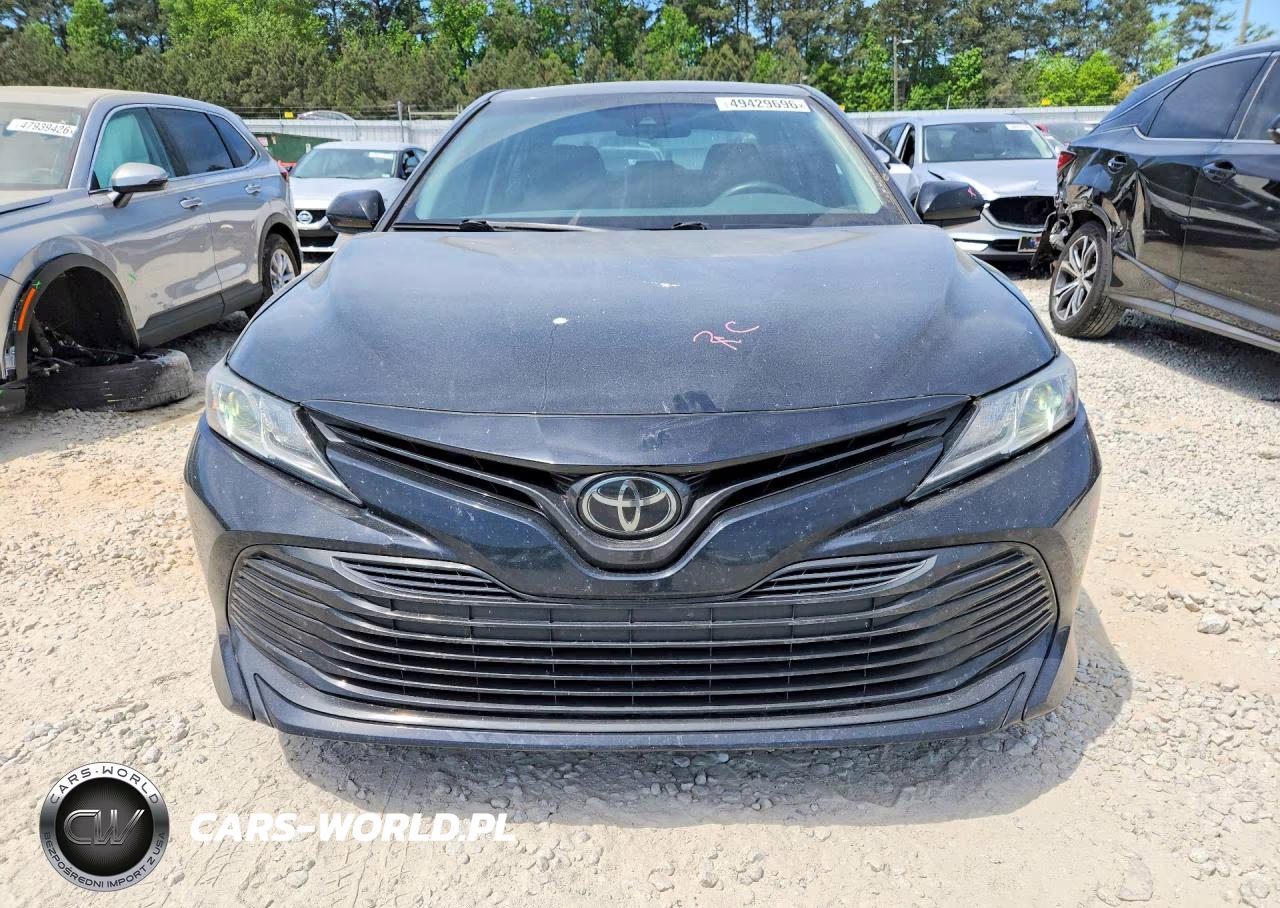 2020 Toyota Camry Le VIN:4T1C11AK5LU996422 - 5