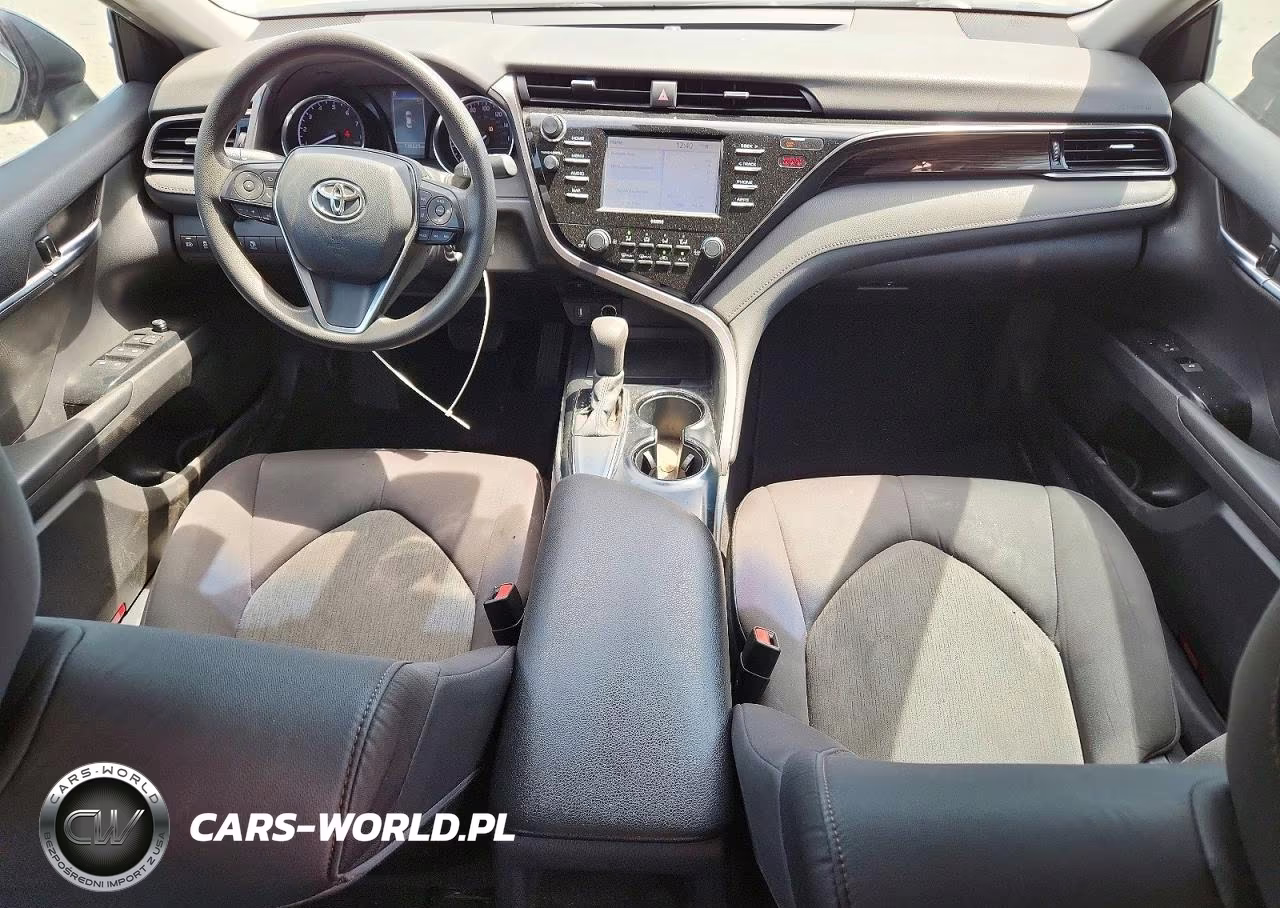 2020 Toyota Camry Le VIN:4T1C11AK5LU996422 - 8