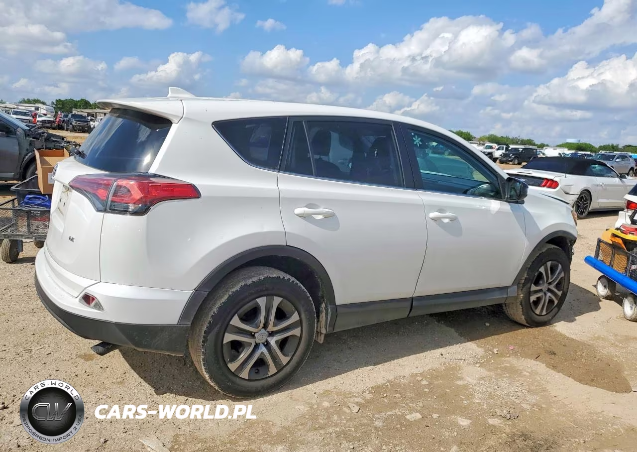 2018 Toyota Rav4 Le VIN:2T3ZFREV7JW438476 - 3