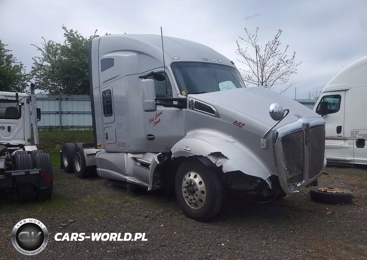 2014 Kenworth T680 Semi Truck