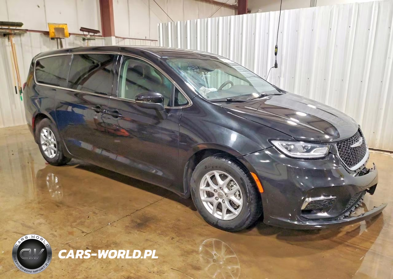 2023 Chrysler Pacifica Touring L VIN:2C4RC1BG1PR627644 - 4