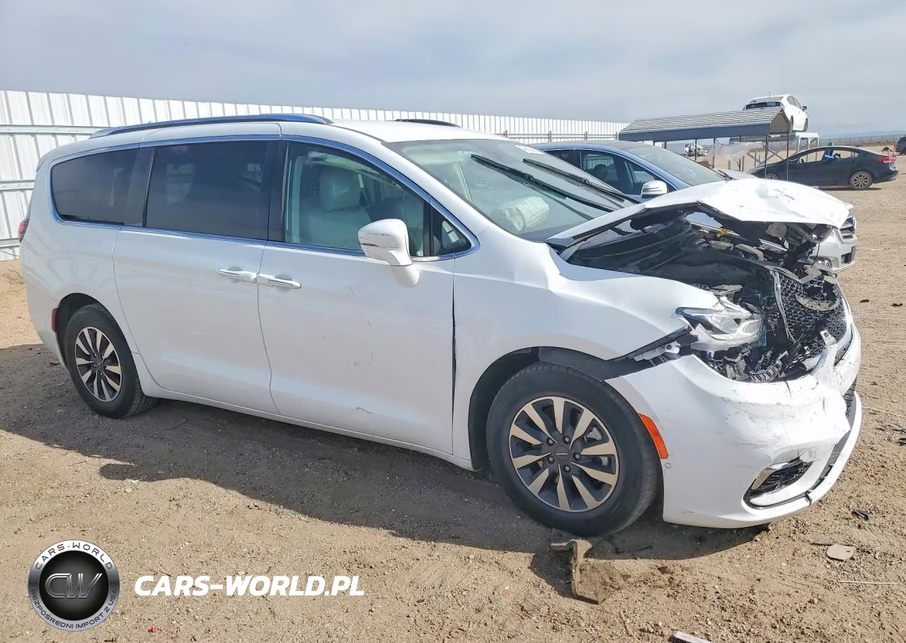 2021 Chrysler Pacifica Hybrid Touring L VIN:2C4RC1L74MR599297 - 4