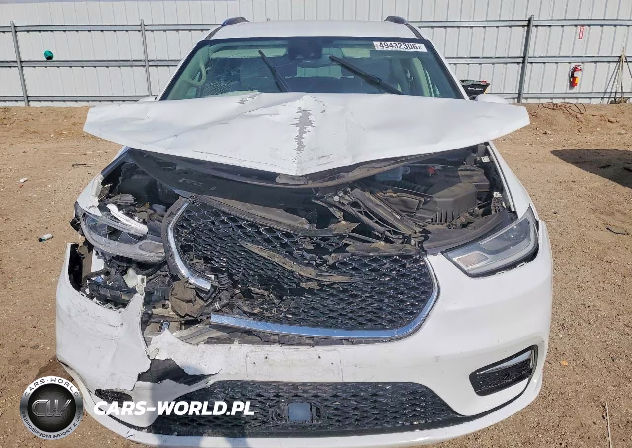 2021 Chrysler Pacifica Hybrid Touring L VIN:2C4RC1L74MR599297 - 5