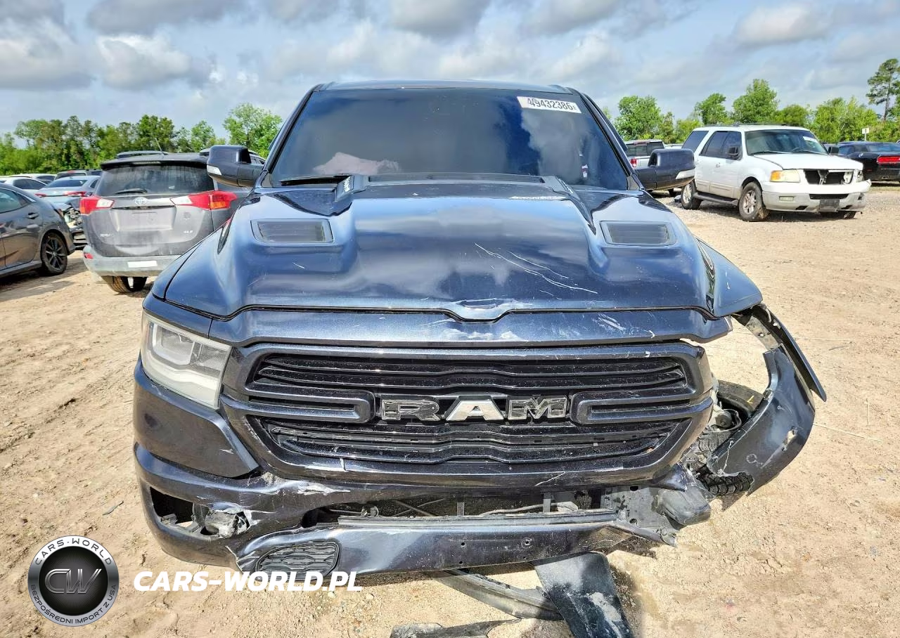 2019 Ram 1500 Laramie VIN:1C6RREJTXKN792531 - 5