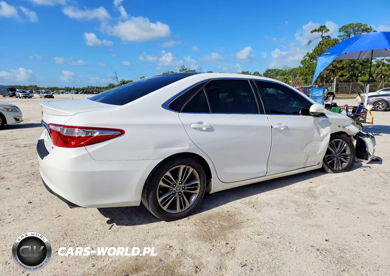 2015 Toyota Camry Se VIN:4T1BF1FK6FU490849 - 3