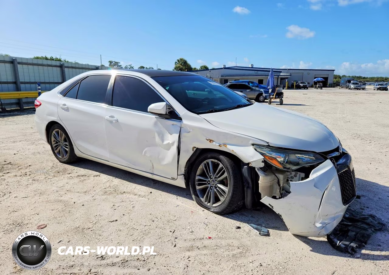 2015 Toyota Camry Se VIN:4T1BF1FK6FU490849 - 4