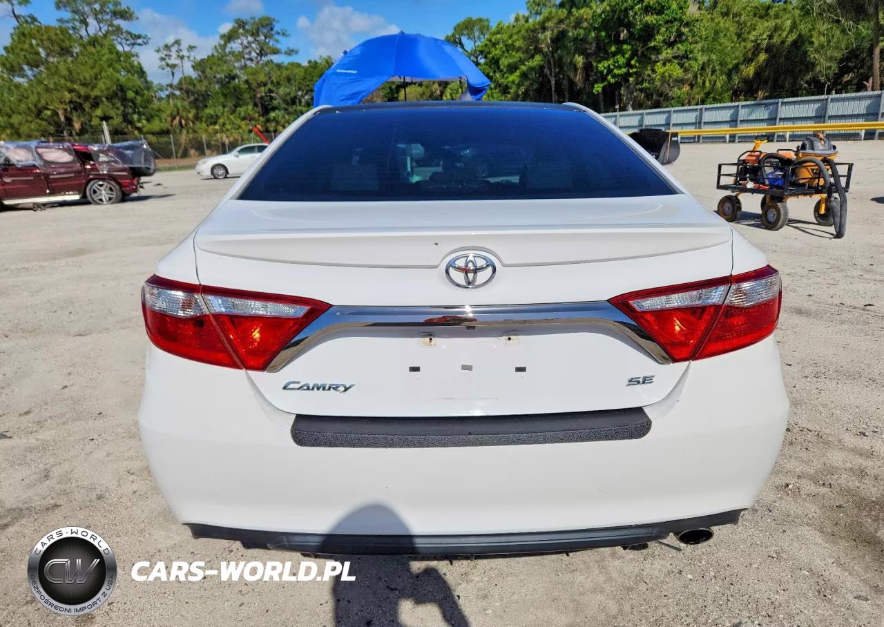 2015 Toyota Camry Se VIN:4T1BF1FK6FU490849 - 6