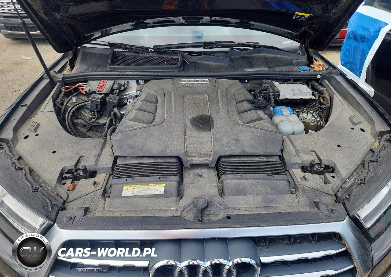 2017 Audi Q7 Premium Plus VIN:WA1LAAF72HD030152 - 12