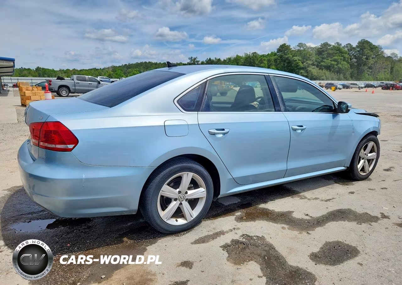 2013 Volkswagen Passat Se VIN:1VWBP7A3XDC082519 - 3