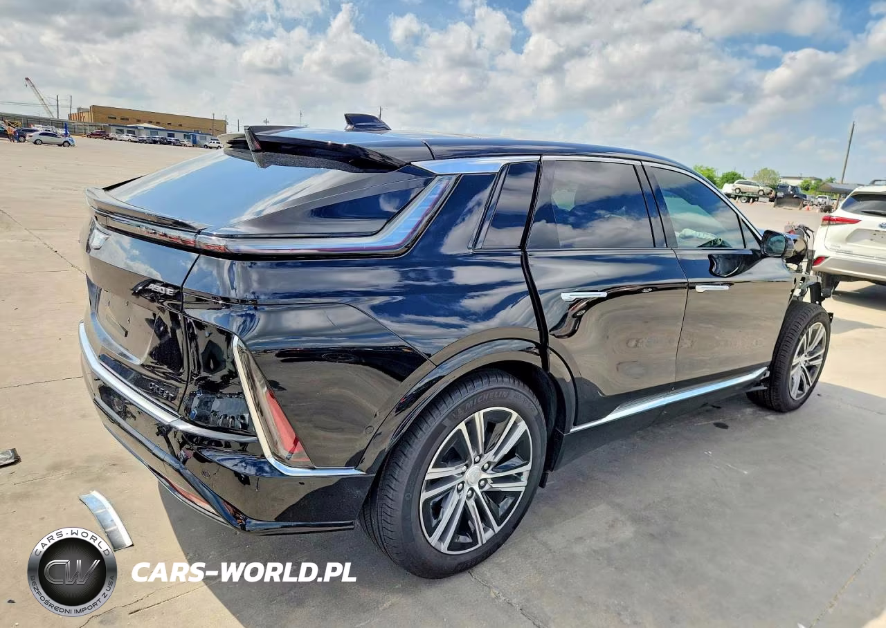 2026 Cadillac Lyriq Premium Luxury VIN:1GYKPRRK8TZ300103 - 3