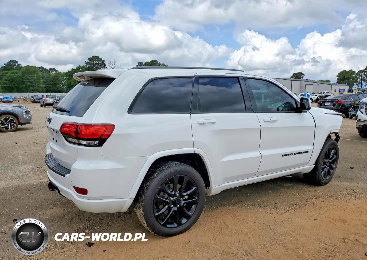 2021 Jeep Grand Cherokee Laredo VIN:1C4RJEAG9MC818098 - 3