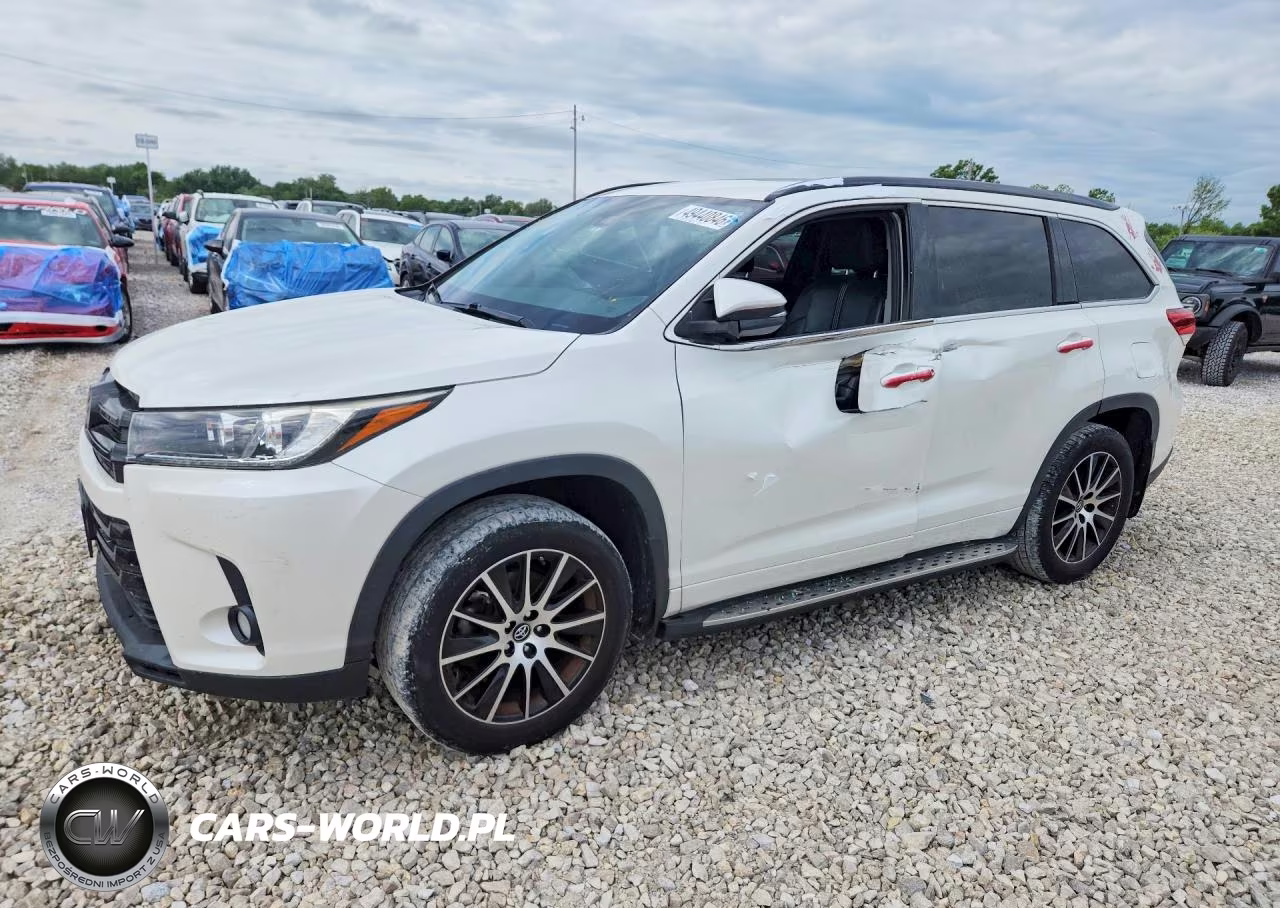 2017 Toyota Highlander Se
