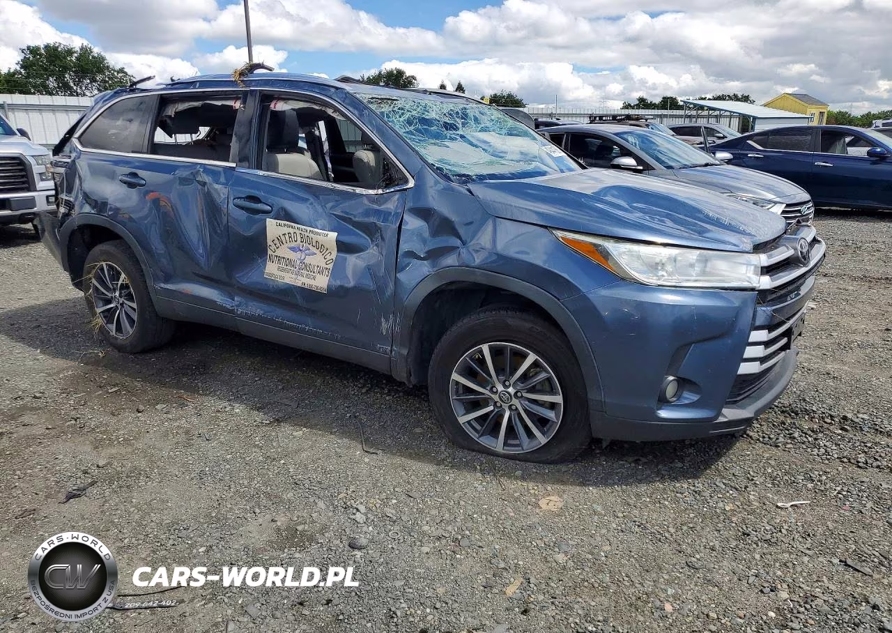 2019 Toyota Highlander Xle VIN:5TDKZRFH3KS361285 - 4