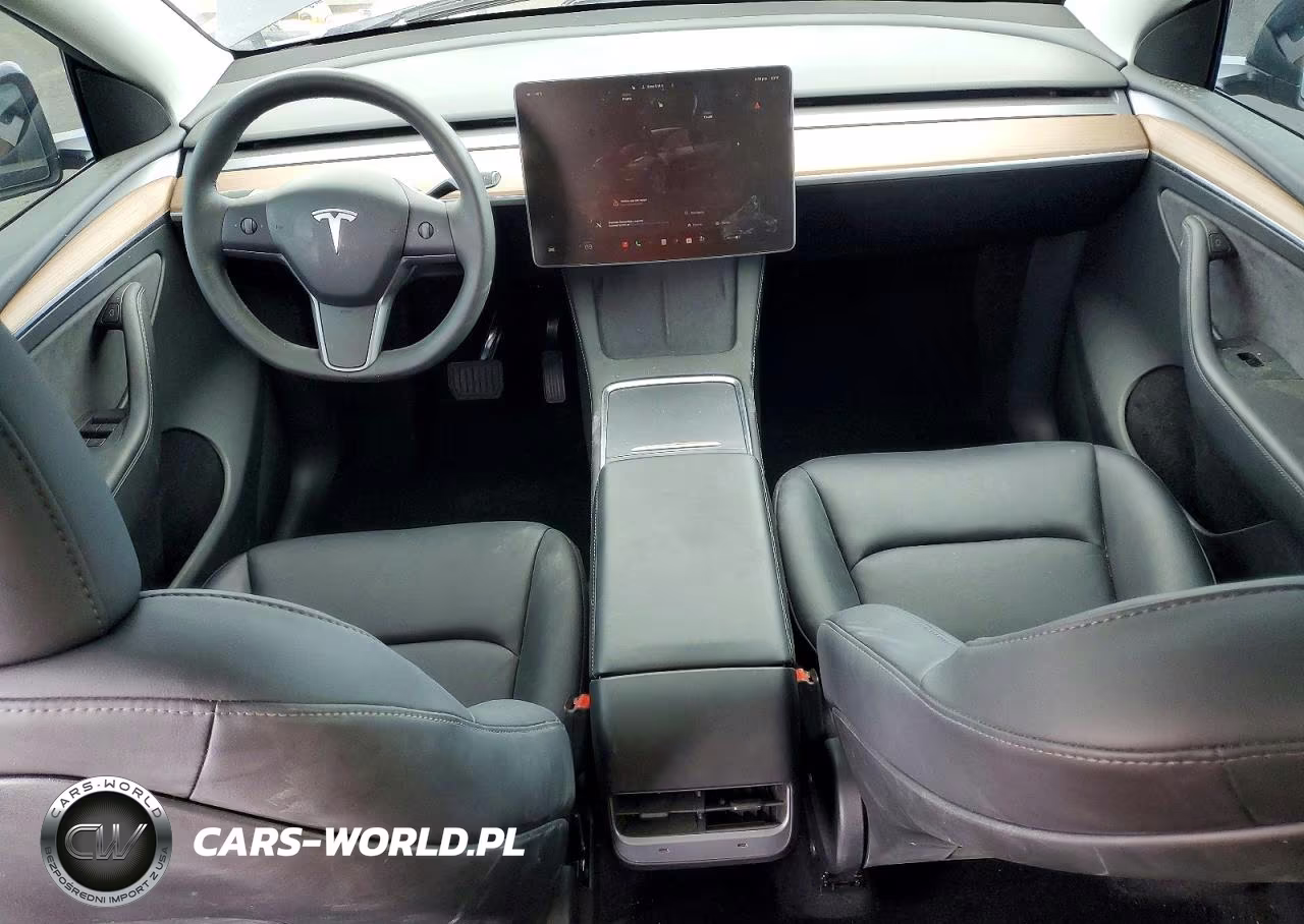 2025 Tesla Model Y VIN:7SAYGDED2SF314063 - 8