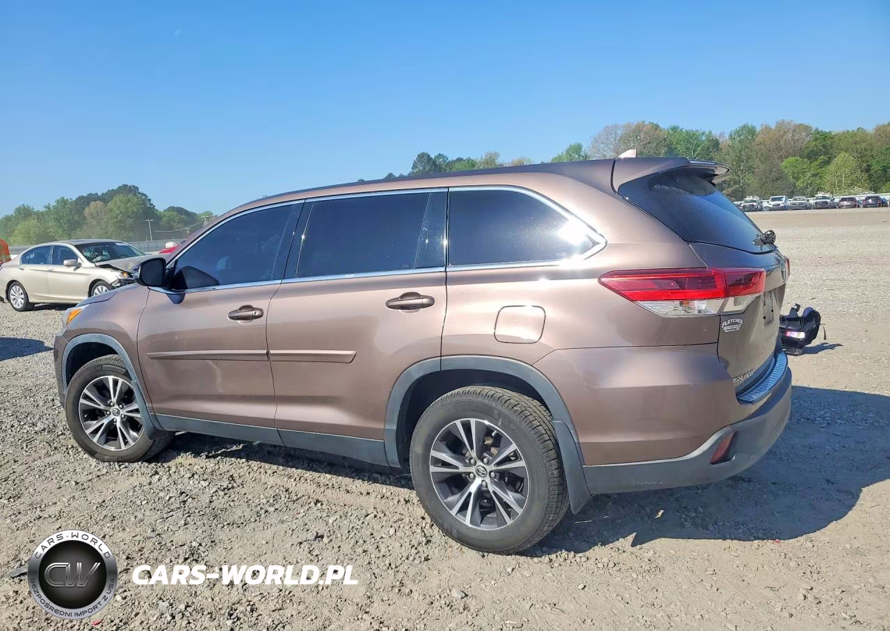 2019 Toyota Highlander Le Plus VIN:5TDBZRFH7KS700663 - 2