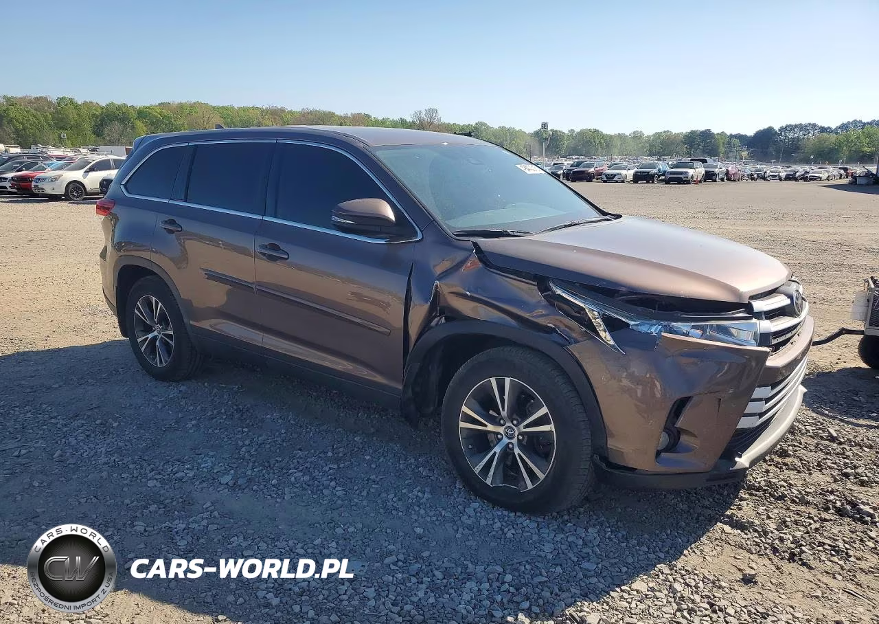2019 Toyota Highlander Le Plus VIN:5TDBZRFH7KS700663 - 4