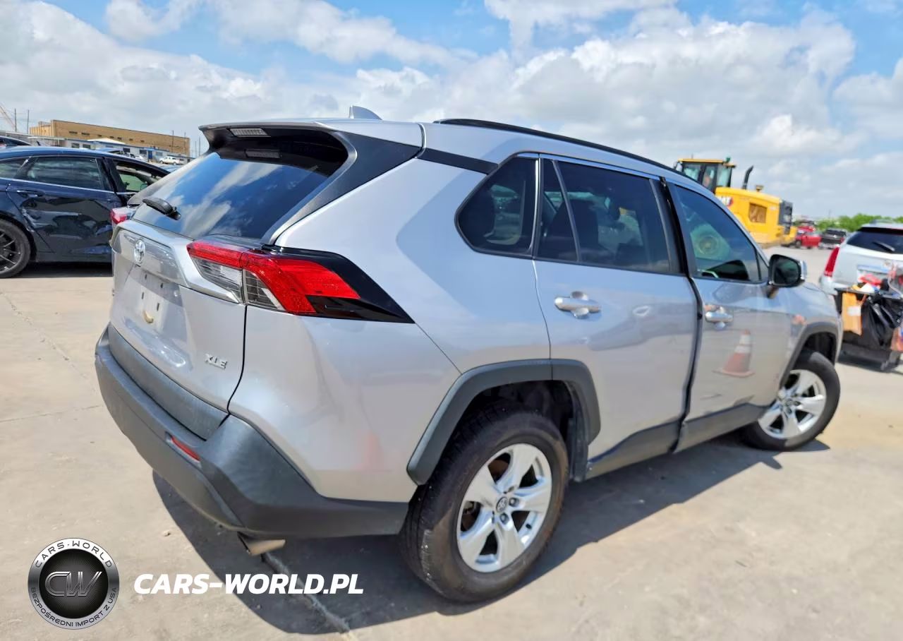2021 Toyota Rav4 Xle VIN:2T3W1RFV6MC097996 - 3