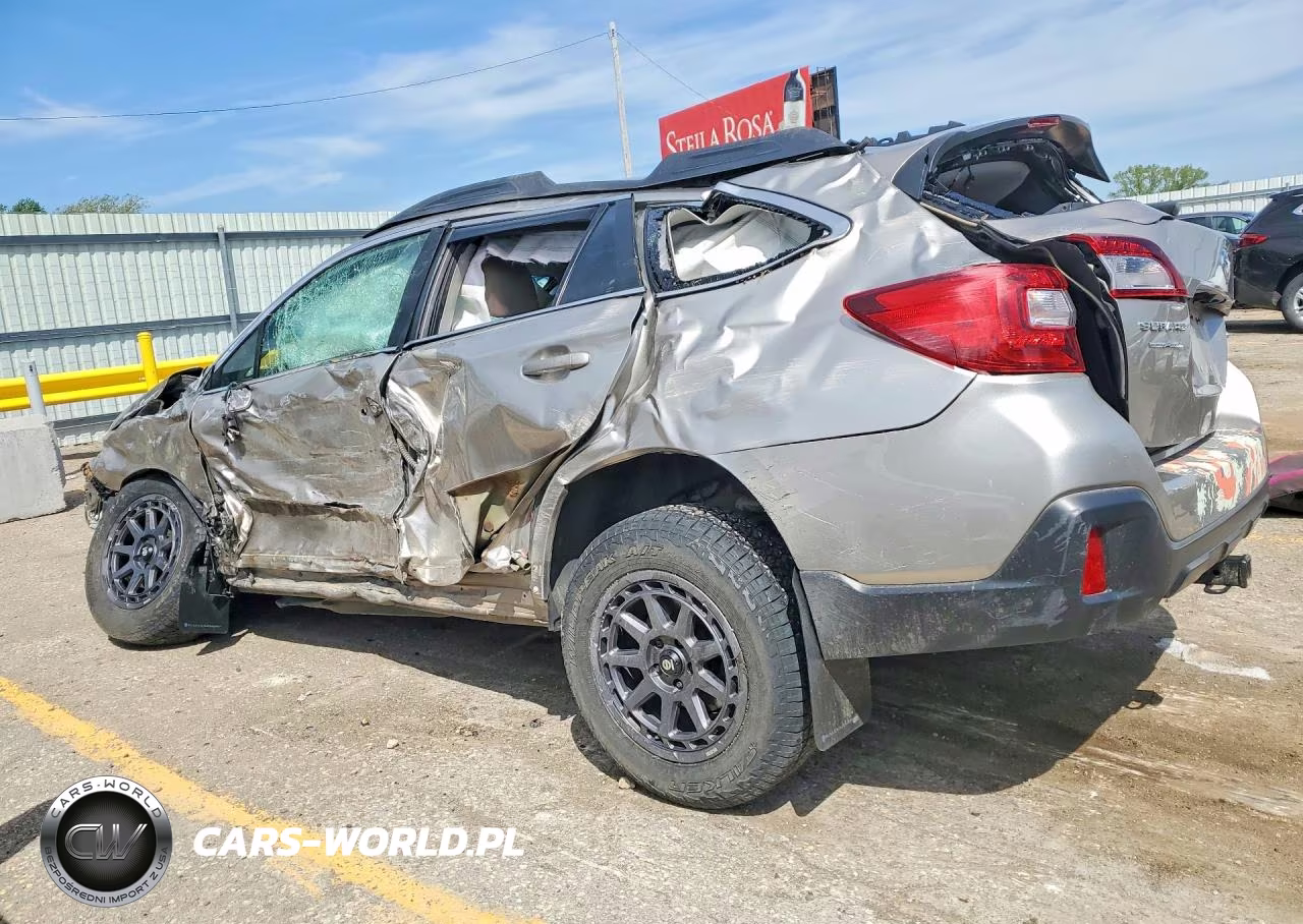 2018 Subaru Outback 2.5I Premium VIN:4S4BSAHC3J3211535 - 2
