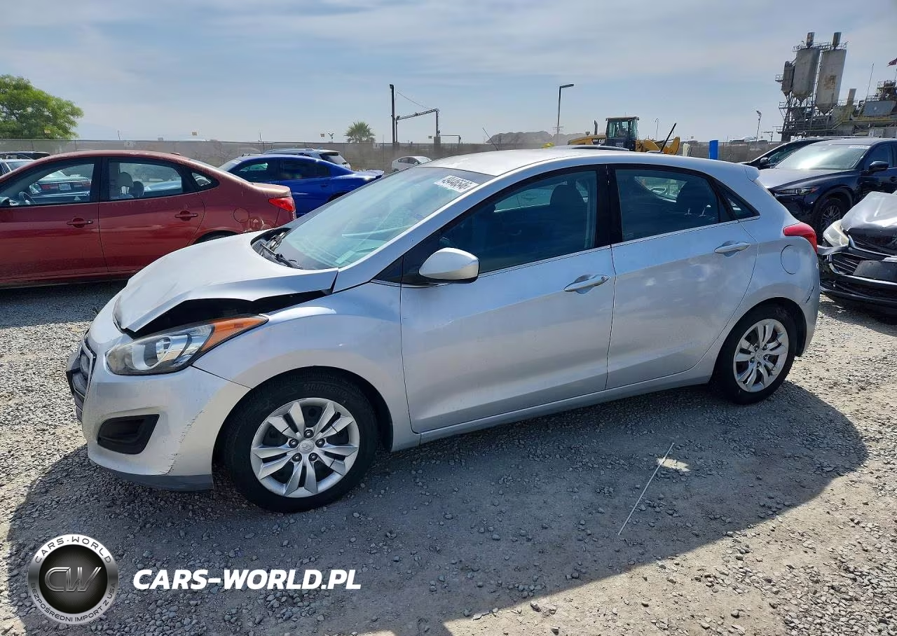 2017 Hyundai Elantra Gt Base – zdjęcie 1 z 12