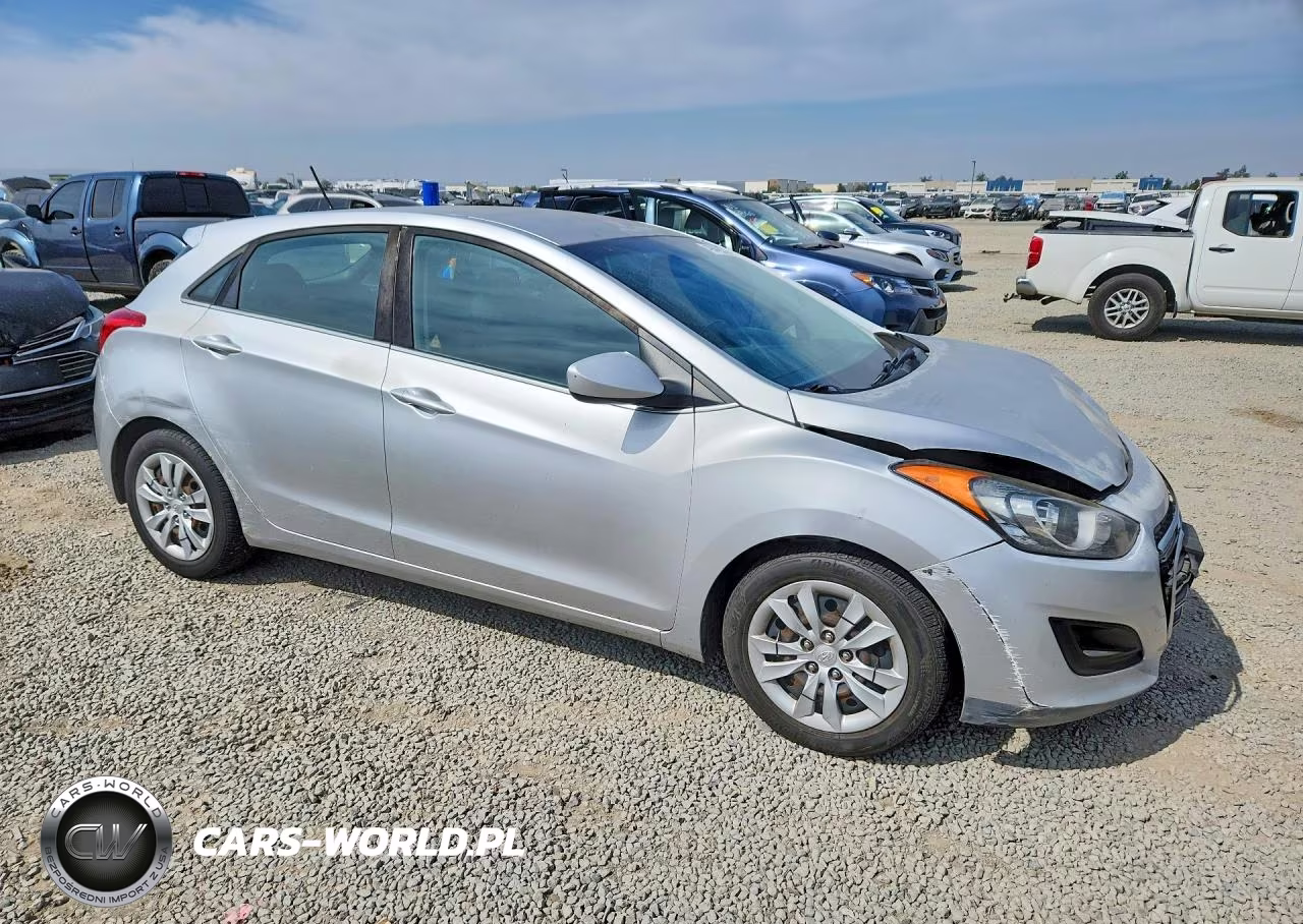 2017 Hyundai Elantra Gt Base VIN:KMHD35LH3HU361777 - 4