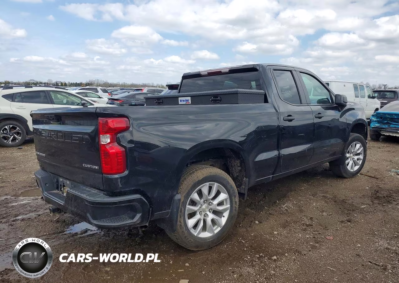 2022 Chevrolet Silverado K1500 Custom VIN:1GCRDBEK7NZ637150 - 3