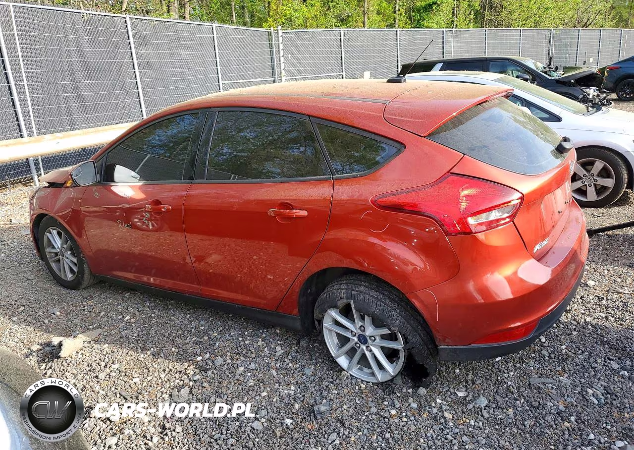 2018 Ford Focus Se VIN:1FADP3K2XJL300129 - 2