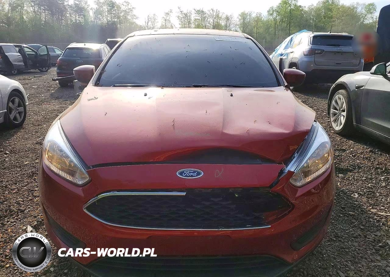 2018 Ford Focus Se VIN:1FADP3K2XJL300129 - 5