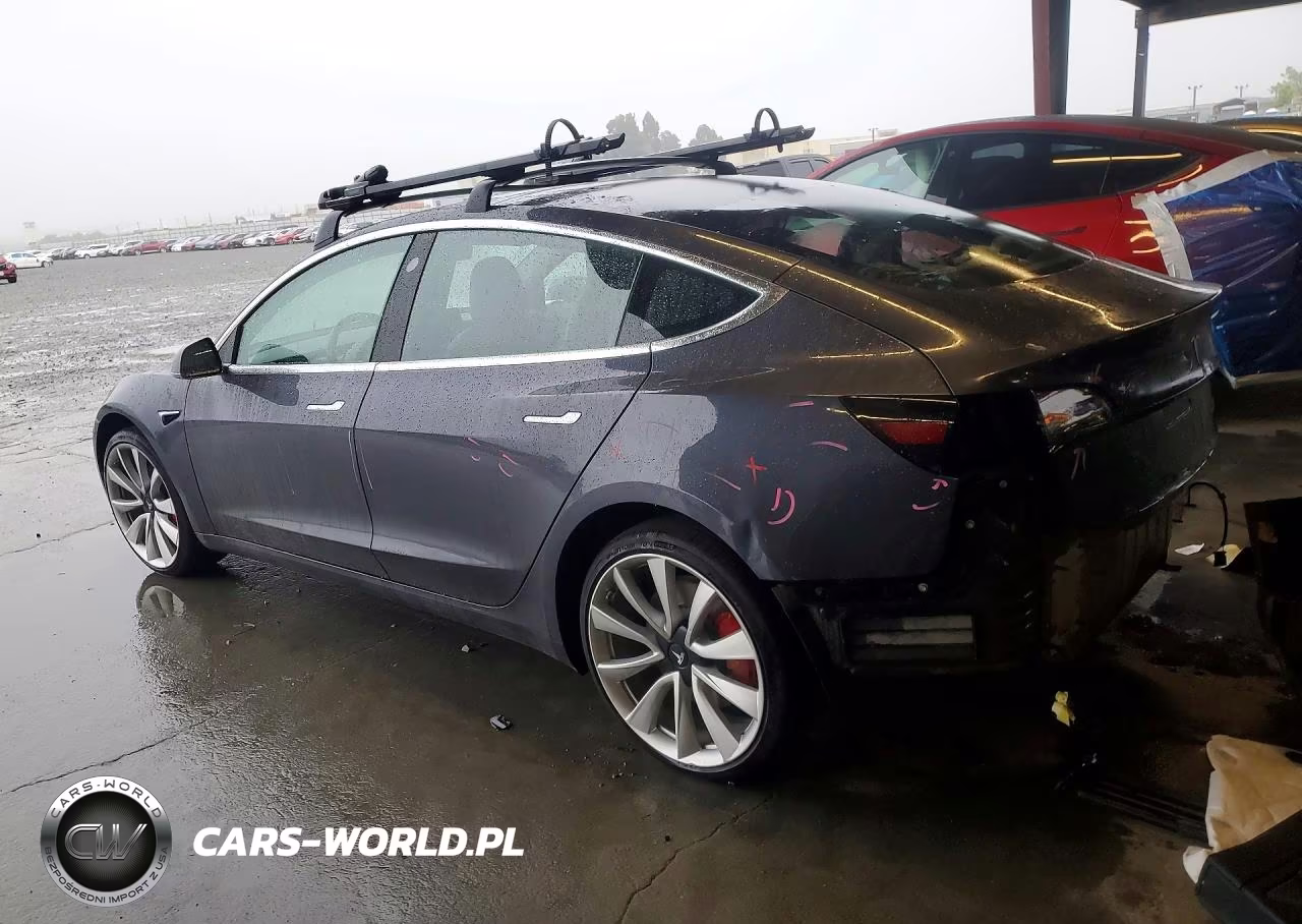 2018 Tesla Model 3 VIN:5YJ3E1EB8JF083081 - 2