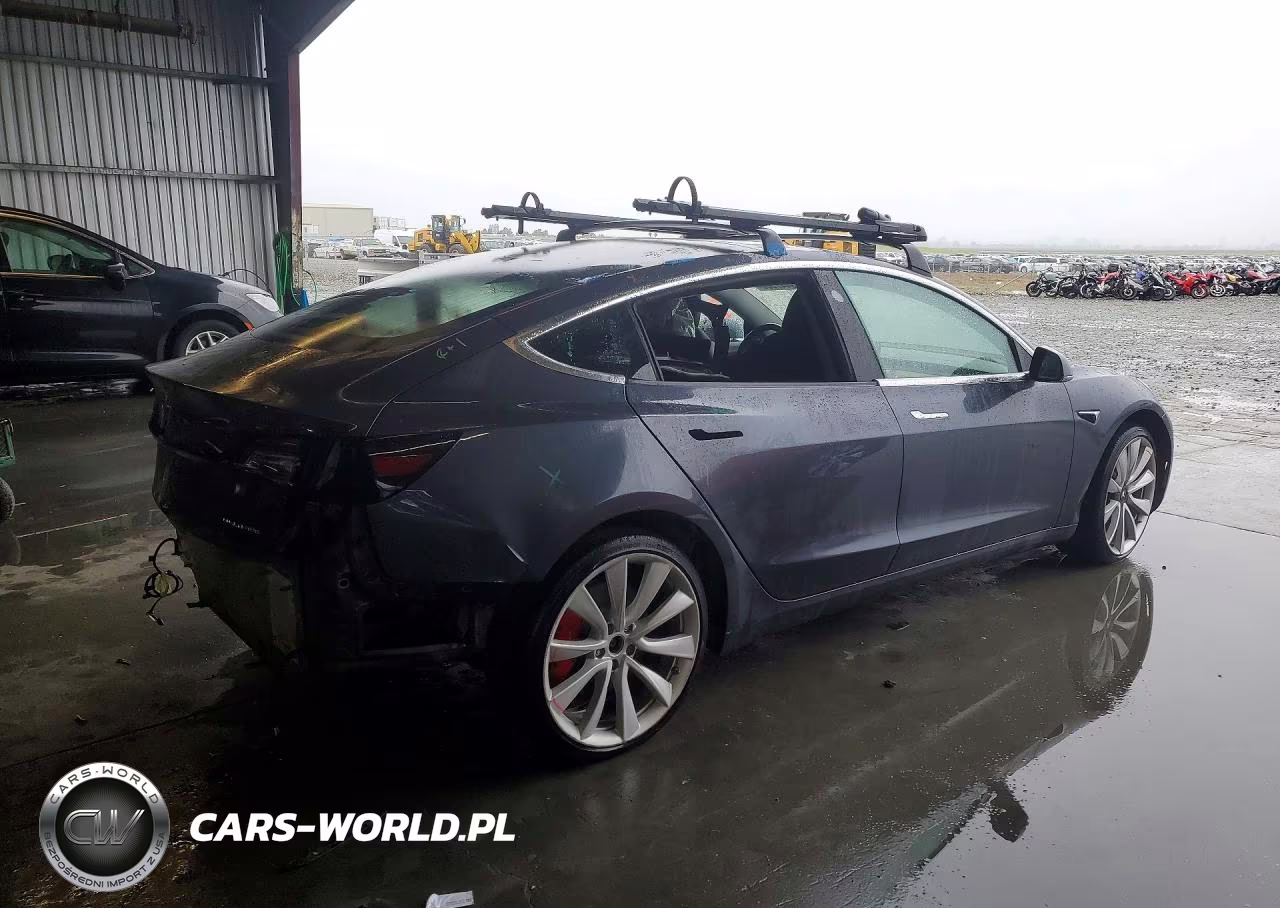 2018 Tesla Model 3 VIN:5YJ3E1EB8JF083081 - 3