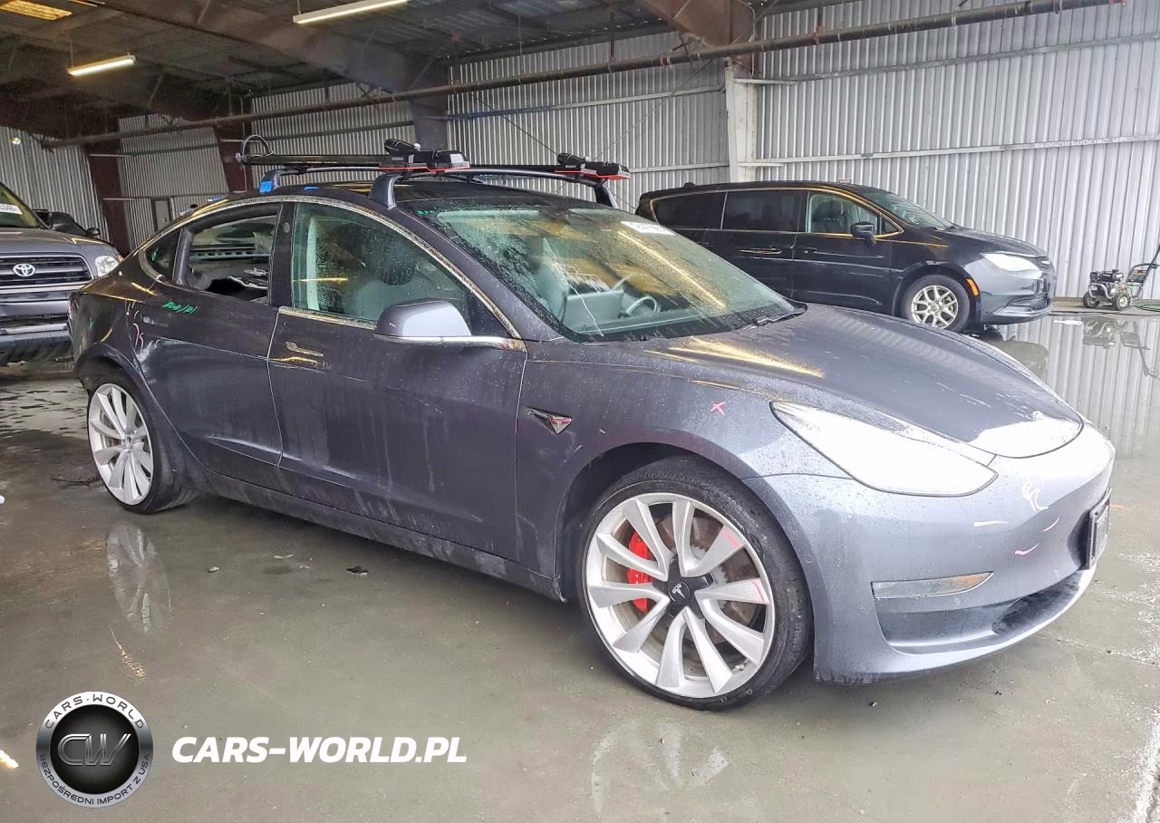 2018 Tesla Model 3 VIN:5YJ3E1EB8JF083081 - 4