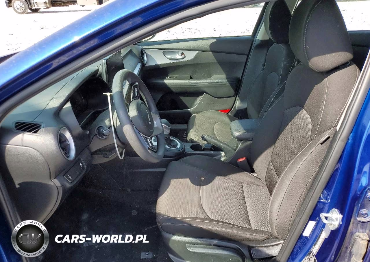 2023 Kia Forte Lxs VIN:3KPF24AD3PE551540 - 7