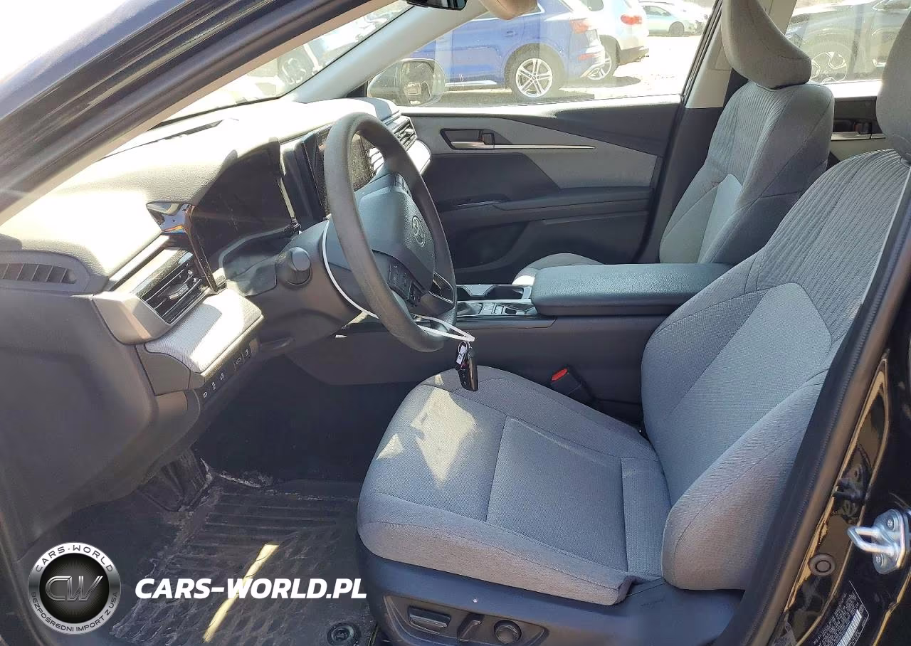 2025 Toyota Camry Le VIN:4T1DBADK8SU540880 - 7