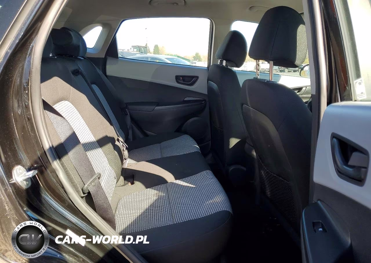 2021 Hyundai Kona Se VIN:KM8K1CAA6MU748597 - 10