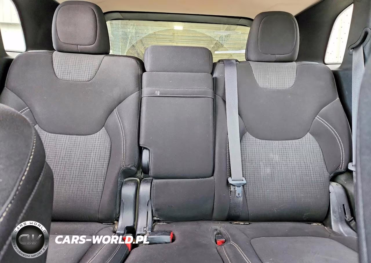 2015 Jeep Cherokee Latitude VIN:1C4PJMCB1FW641115 - 10
