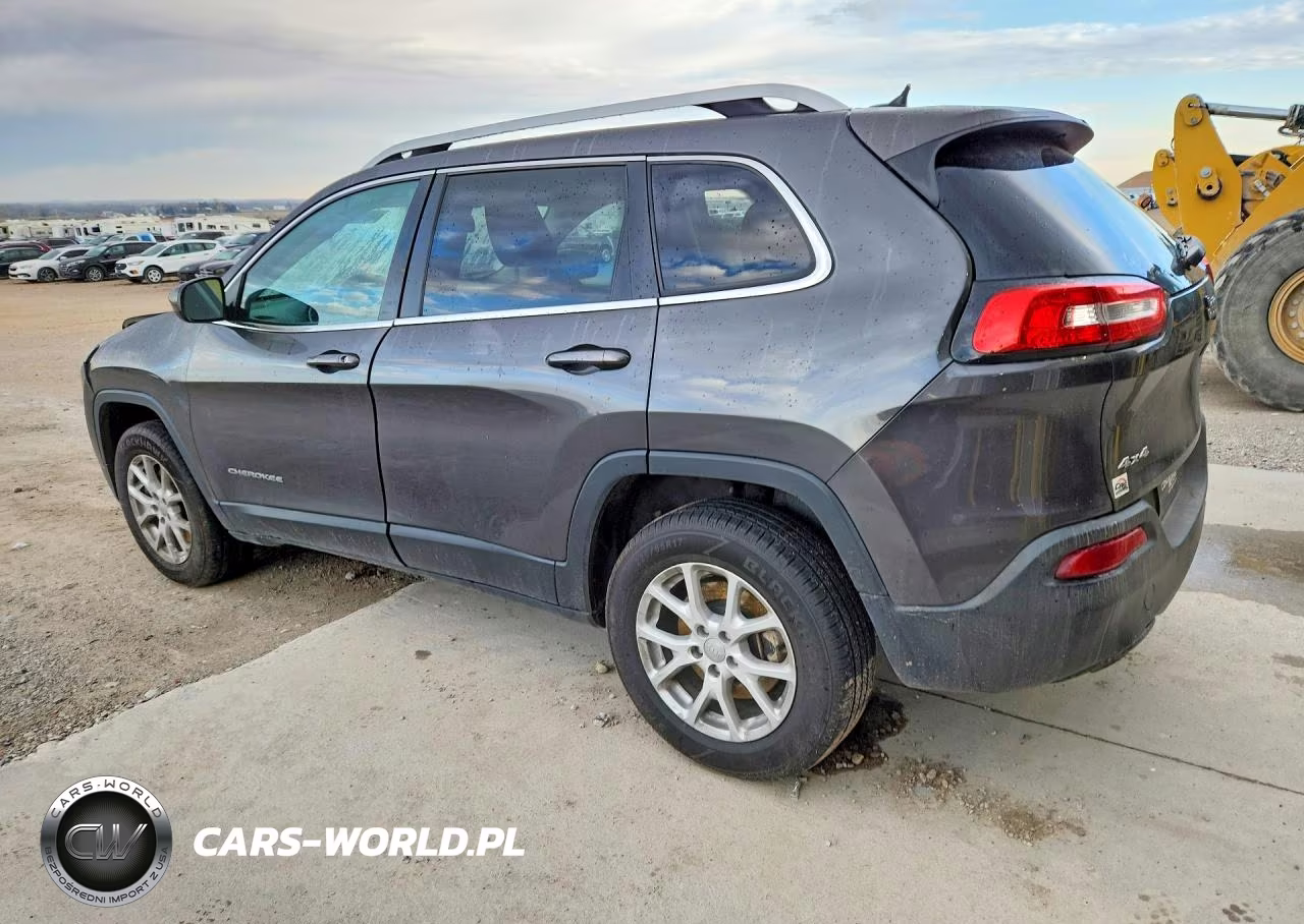 2015 Jeep Cherokee Latitude VIN:1C4PJMCB1FW641115 - 2