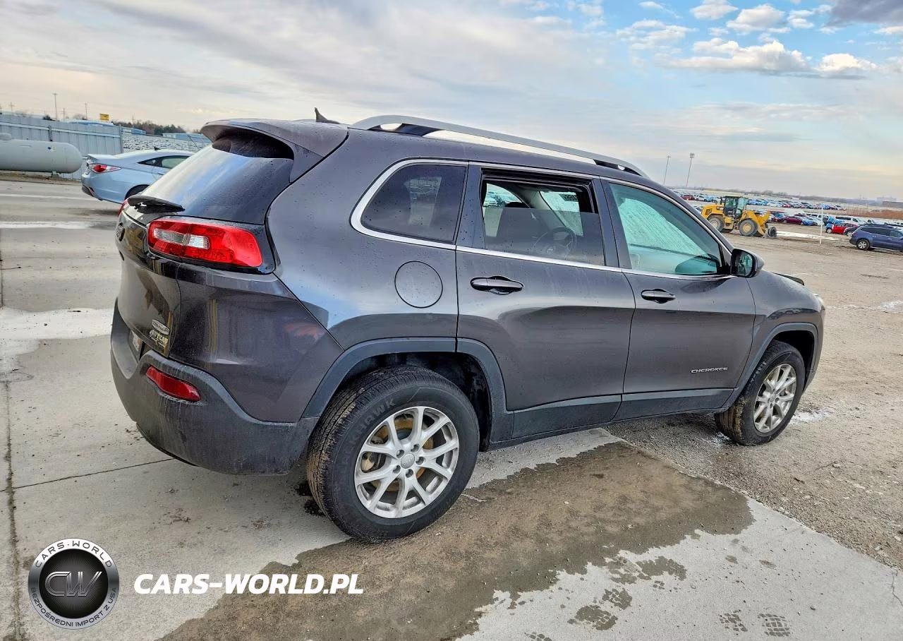 2015 Jeep Cherokee Latitude VIN:1C4PJMCB1FW641115 - 3