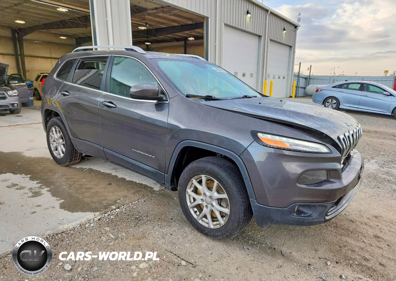2015 Jeep Cherokee Latitude VIN:1C4PJMCB1FW641115 - 4